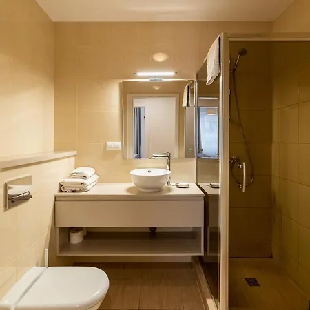 Platinum Towers Hotel apartamentowy Warszawa