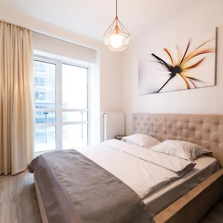 Platinum Towers Hotel apartamentowy Warszawa