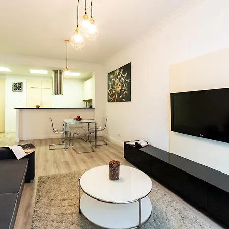 Platinum Towers Central Aparthotel 3*