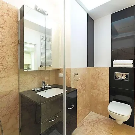 Aparthotel Platinum Towers 4*