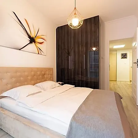 Aparthotel Platinum Towers 4*