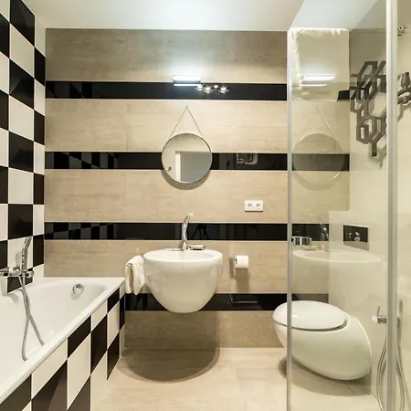 Platinum Towers 4*